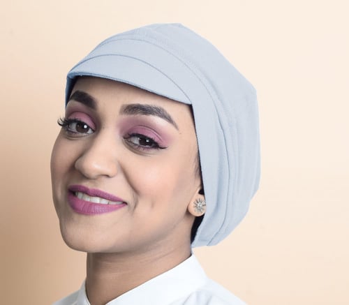 كاب قماش لاكوست من بلاك وينج: الأناقة بكل فخامتها