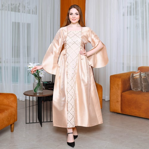 جلابية عصرية بتطريز كمبيوتر وأناقة مختلفة