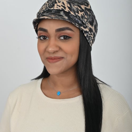 كاب كاجوال مشجر ساتان من بلاك وينج تصميم أنيق يناس...