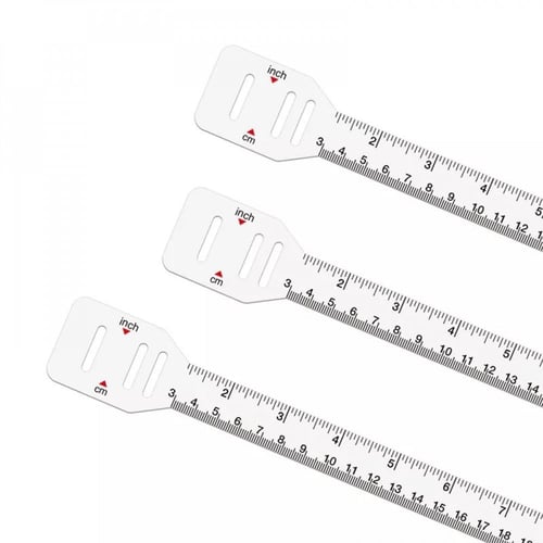 شريط قياس محيط رأس الطفل