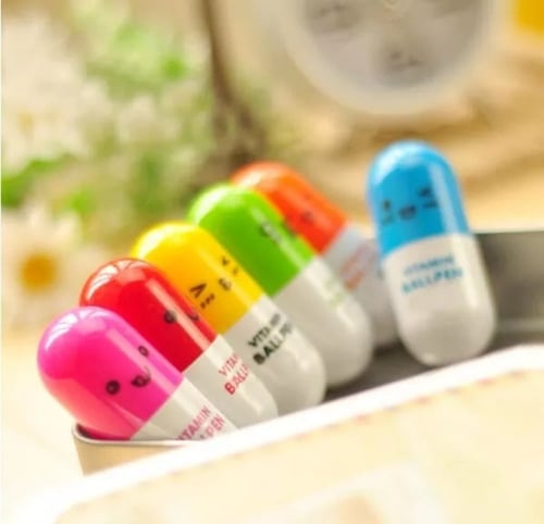 قلم بشكل كبسولة دواء