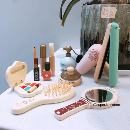 مجموعة مكياج الآنسة الصغيرة