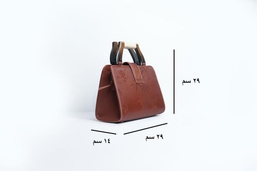 شنطة يد كبيرة بنية حرير وجلد طبيعي وخشب البامبو