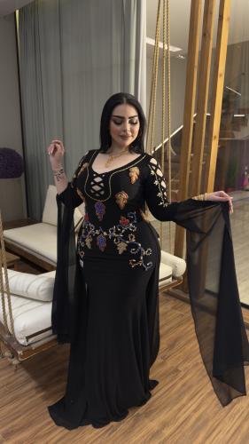 فستان اسود شك يدوي