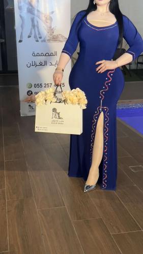 فستان ازرق بفتحه بكرستال