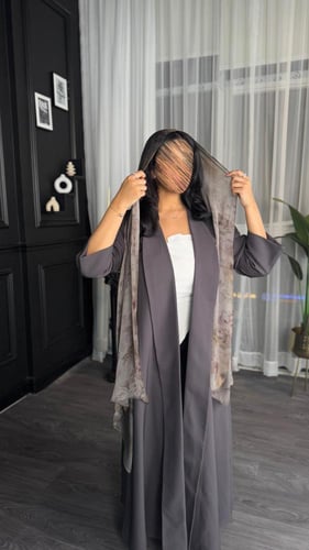 عباية كلاسيك بلون رمادي