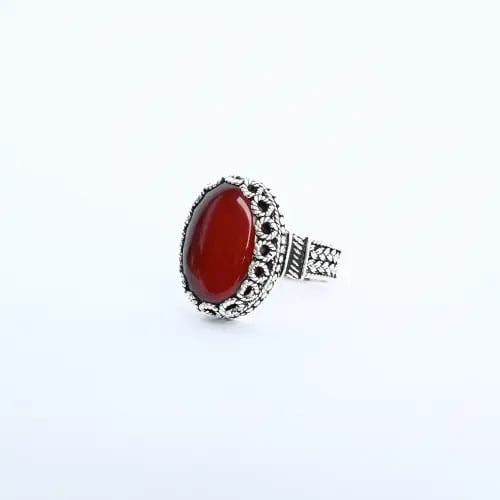 Yemeni agate ring, kidney-shaped, with queen's craftsmanship