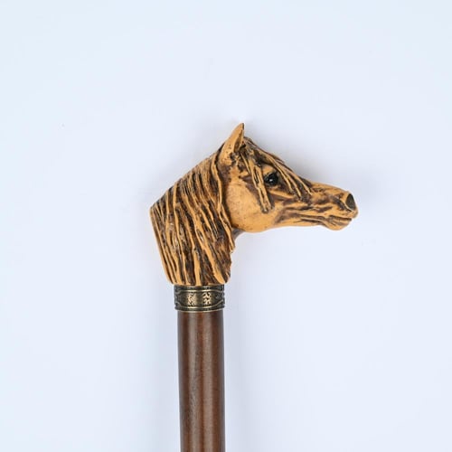 عصا اسبانية بمقبض رأس حصان