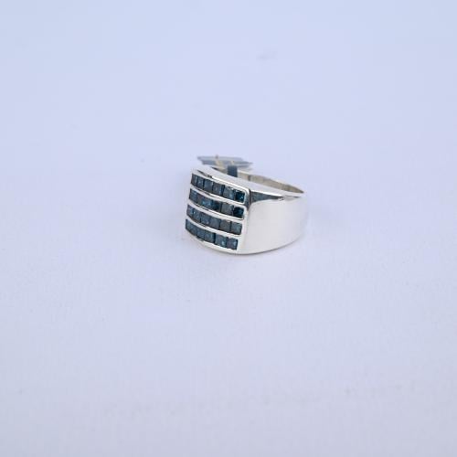 Diamond-studded ring