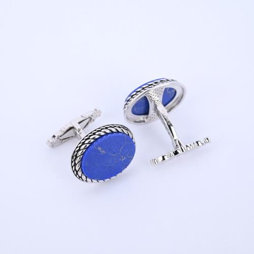 كبك فضة بحجر اللازورد الأزرق.