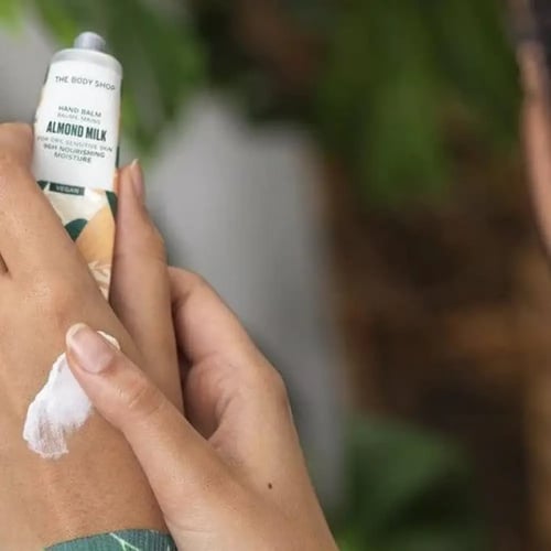 بلسم لليدين بحليب اللوز 30 مل