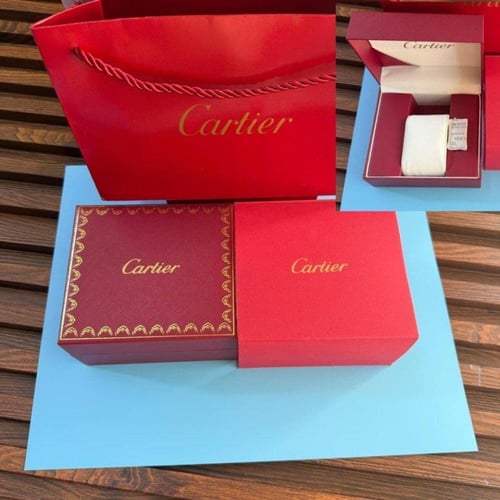 ساعة رجالية فاخره سلس جلد