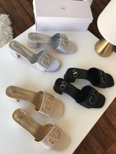 كعب فالنتينو Valentino