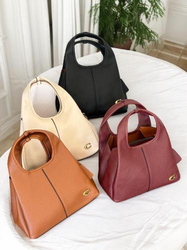 شنطة كوتش COACH