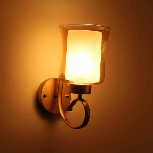 فانوس جداري