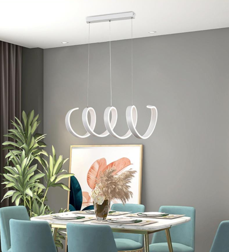 ثريا فاخرة بتصميم أنيق – إضاءة مثالية للمساحات الع...