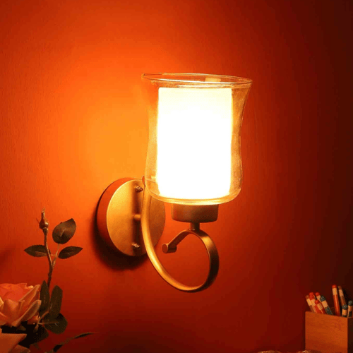 فانوس جداري