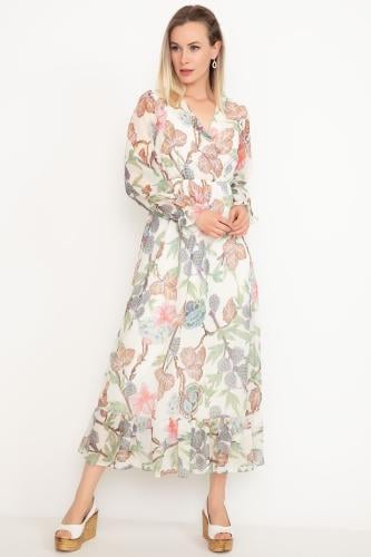 فستان ابيض بطبعة أزهار