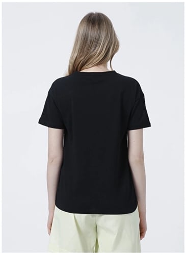 تيشيرت نسائي