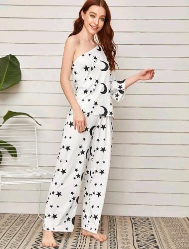 طقم بيجامة بتصميم كتف واحد