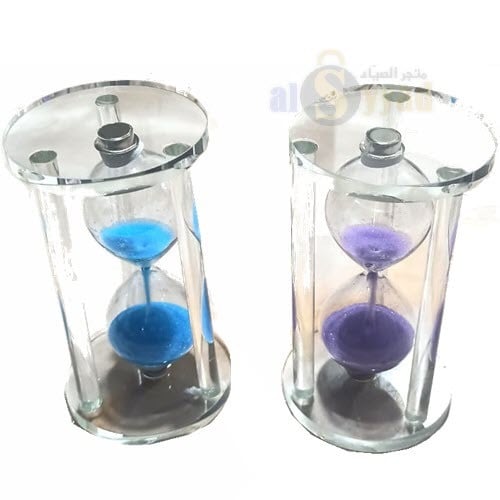 ساعة رملية من الزجاج