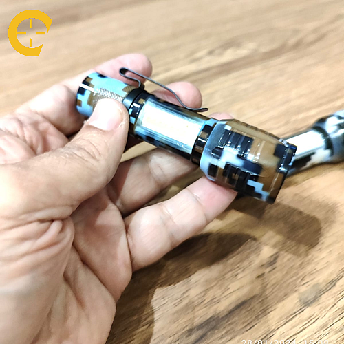 مصباح يدوي عالى الوضوح LED