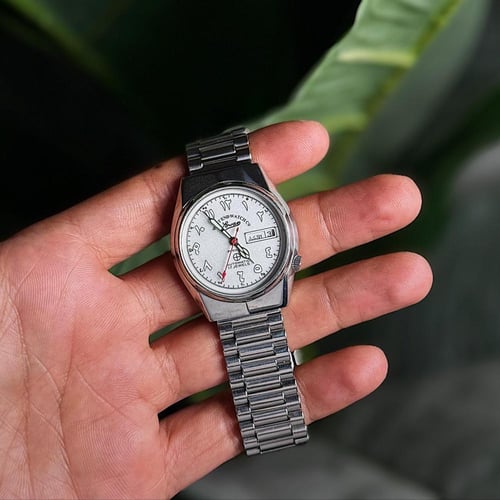 ساعة وست اند westend