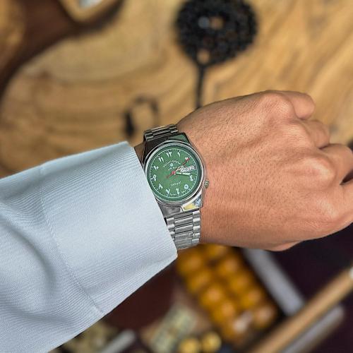 ساعة وست اند westend