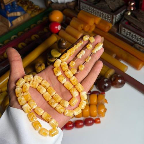 مسباح مستكة شبيه الكهرمان
