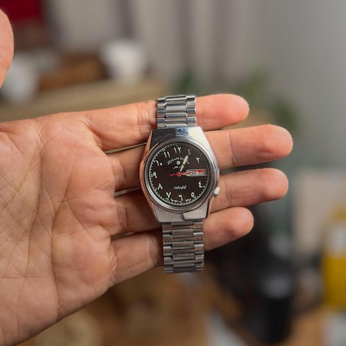 ساعة وست اند westend