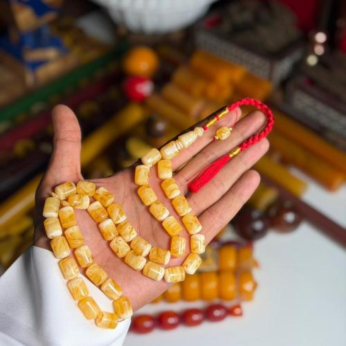 مسباح مستكة شبيه الكهرمان