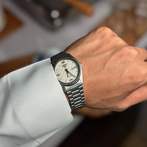 ساعة سيكو seiko