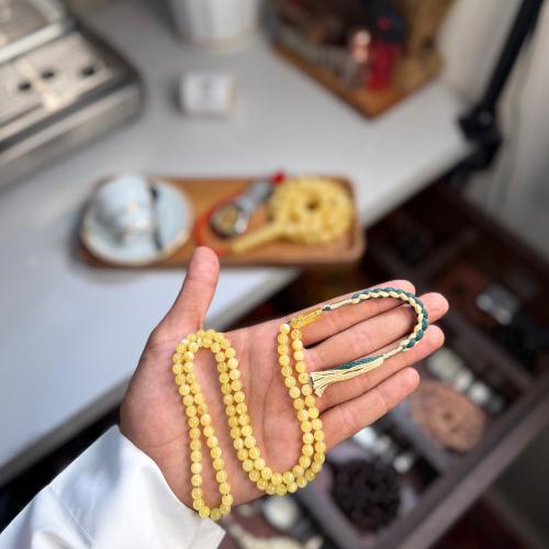 مسباح كهرمان طبيعي