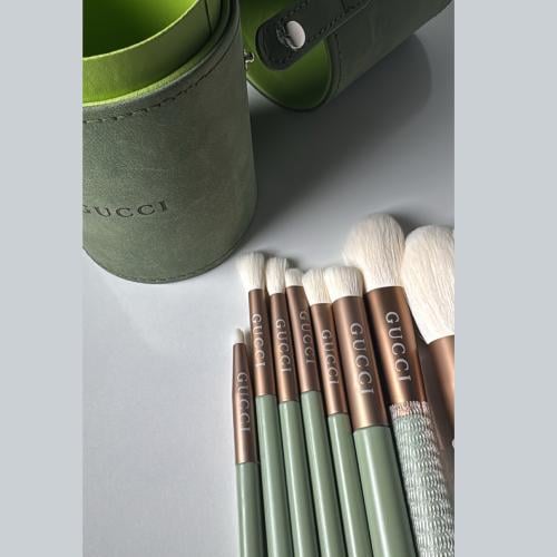 قوتشي فرش مكياج 8 أشكال