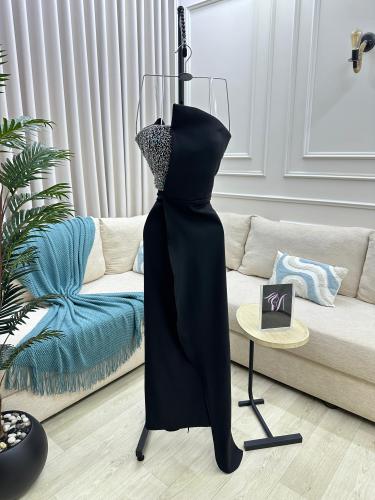 فستان سهره نسائي كريب باربي مطرز لون اسود