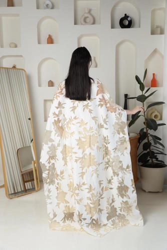 جلابيه نسائيه ساده على مشجر لون بيج