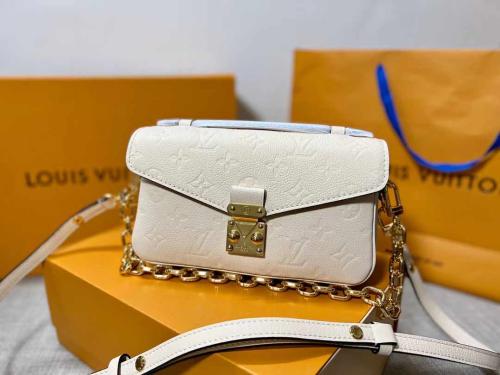 لوي فيتون Pochette Metis East West مقاس 21.5cm