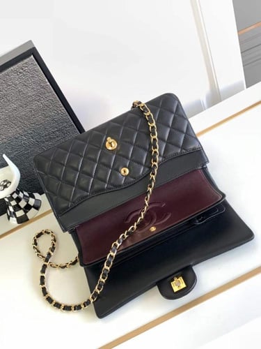 شانيل كلاسك جلد لامب لذر هارد وير ذهبي مقاس 25cm