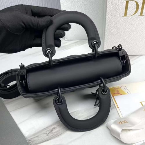 ديور جوي مقاس 22.5 cm