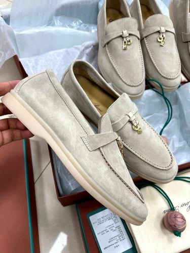 شوز لوروبيانا