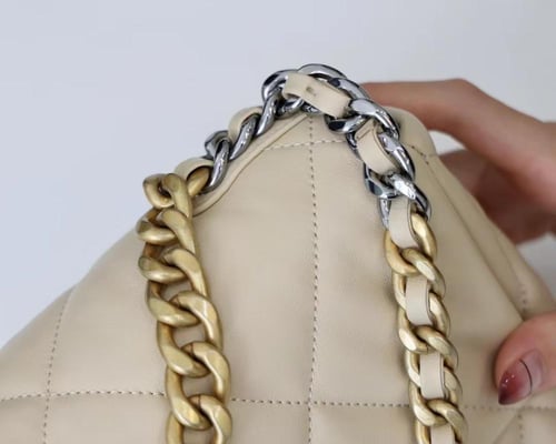 شانيل نايتين جلد كالف لذر مقاس cm26