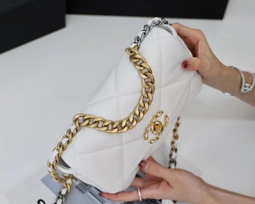 شانيل نايتين جلد كالف لذر مقاس cm26