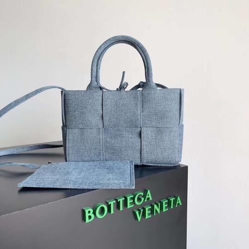 بوتيقا Arco Tote مقاس 25cm