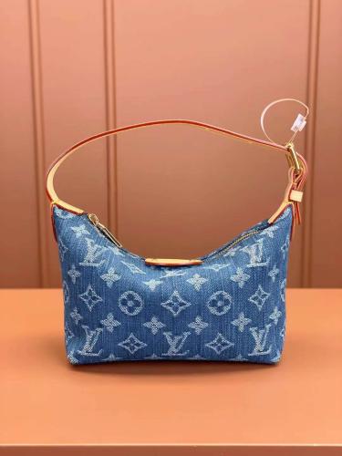 لوي فيتون HILLS POCHETTE مقاس 18.5cm