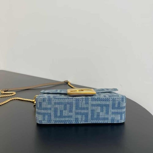 فندي Baguette مقاس 19cm