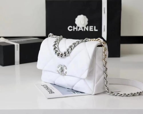 شانيل نايتين جلد كالف لذر مقاس cm26