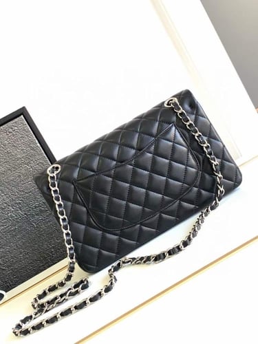 CHANEL كلاسك جلد لامب لذر هارد وير فضي مقاس 25cm
