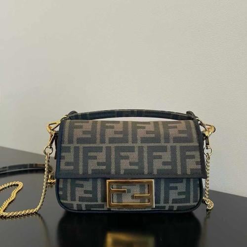 فندي Mini Baguette مقاس 19cm