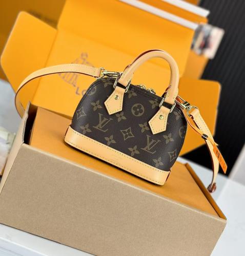 Louis Vuitton baby, water, size 17.5 cm