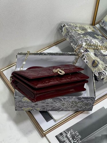 ديور ليدي كلاتش cm21